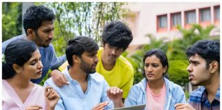 इंजीनियरिंग कॉलेज छात्र