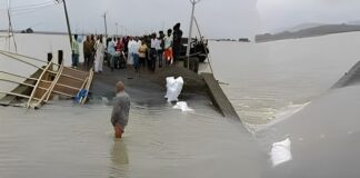Bridge collapsed on Pirpainti