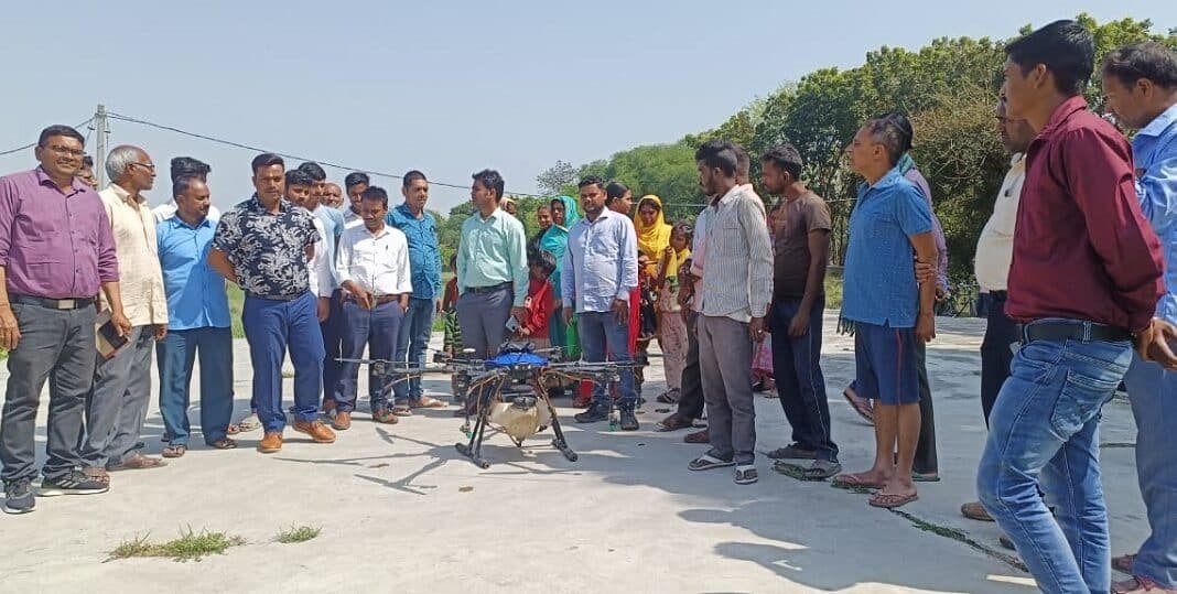 ड्रोन से कीटनाशक का छिड़काव