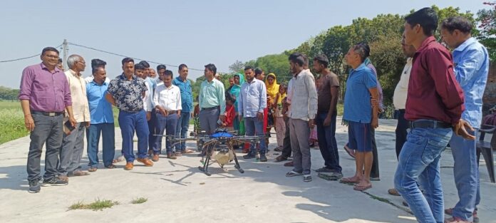 ड्रोन से कीटनाशक का छिड़काव