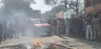 Bihar News: बिहार के भागलपुर में अतिक्रमण हटाने के दौरान घबराया फल विक्रेता, दिल का दौरा पड़ने से मौत, मचा बवाल भागलपुर में आगजनी
