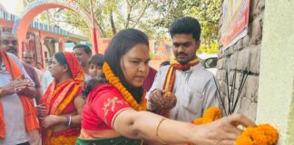 मेयर ने सड़क और नाले का किया उद्घाटन