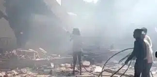 Gujarat Factory Fire: गुजरात के इस जिले की पटाखा फैक्ट्री में लगी भीषण आग, ब्लास्ट से 17 लोगों की मौत Banaskantha Firecracker Factory Fire