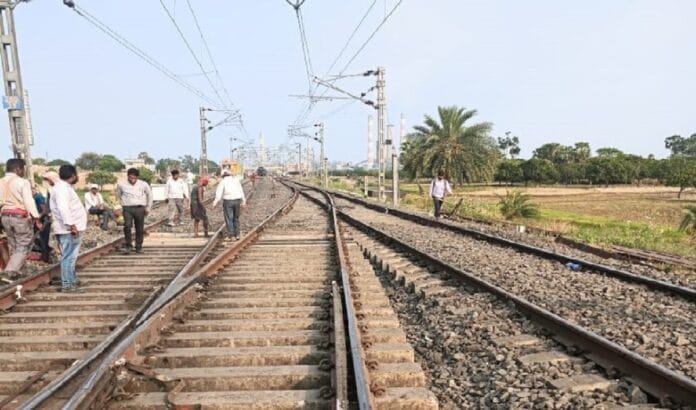 रेलवे ट्रैक का कराया गया मेंटेनेंस