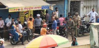 Bihar: होटल मालिक के सर्वेंट क्वार्टर में फंदे से लटका मिला प्रेमी जोड़े का शव, इलाके में मचा हड़कंप भागलपुर में होटल मालिक के सर्वेंट क्वार्टर में फंदे से लटका मिला युवक-युवती का शव