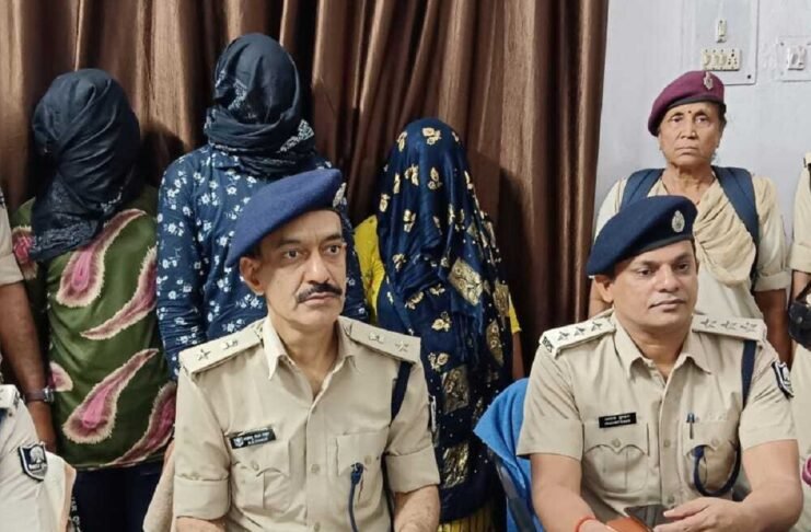 फरक्का एक्सप्रेस से कछुआ के साथ चार तस्कर गिरफ्तार