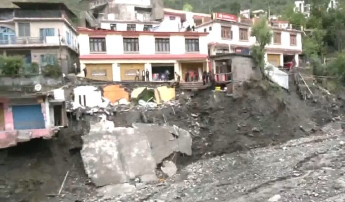 जम्मू कश्मीर में तबाही का मंजर