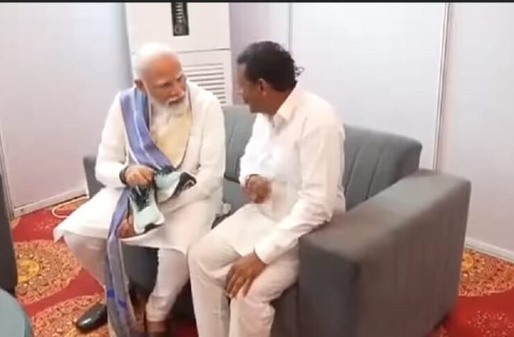 प्रधानमंत्री मोदी ने रामपाल कश्यप से मुलाकात की