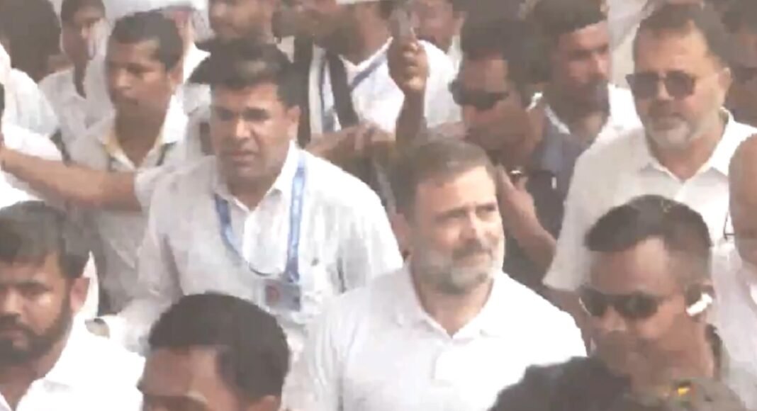 कांग्रेस नेता राहूल गांधी पदयात्रा में हुए शामिल