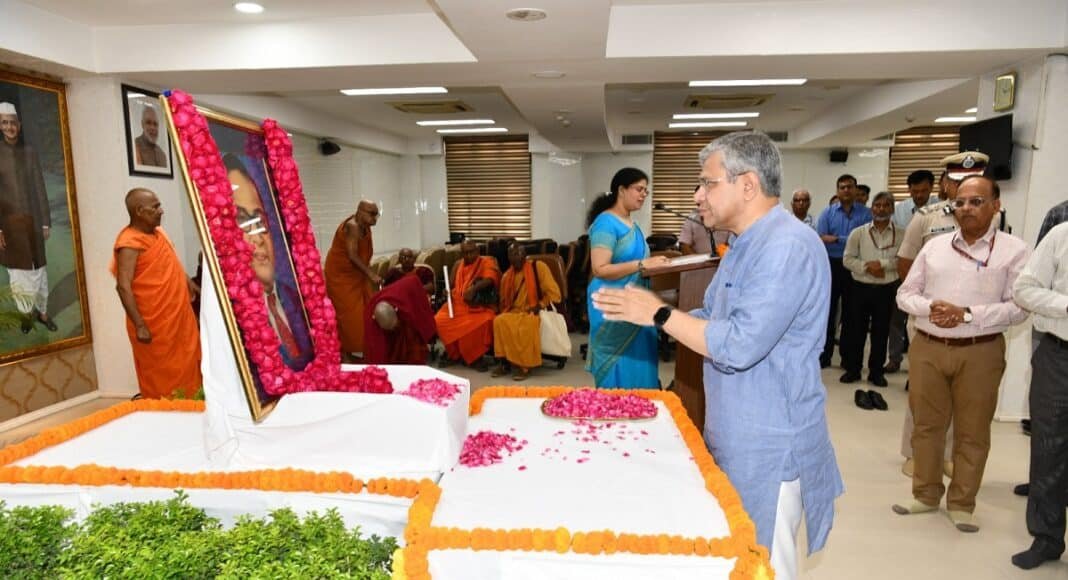 रेल मंत्री ने दी श्रद्धांजलि