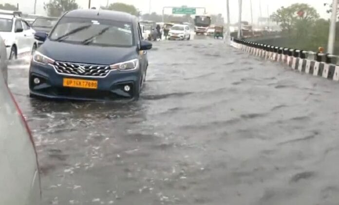 Delhi Rain Video
