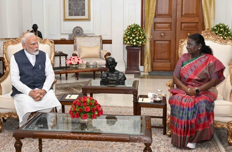 ऑपरेशन सिंदूर की सफलता के बाद राष्ट्रपति से मिले पीएम मोदी