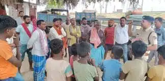 Bhagalpur News: कहलगांव-लैलख में रेलवे की नई पहल: मवेशियों से ट्रेन दुर्घटनाएं रोकने को किया जागरूक कहलगांव-लैलख में रेलवे की नई पहल