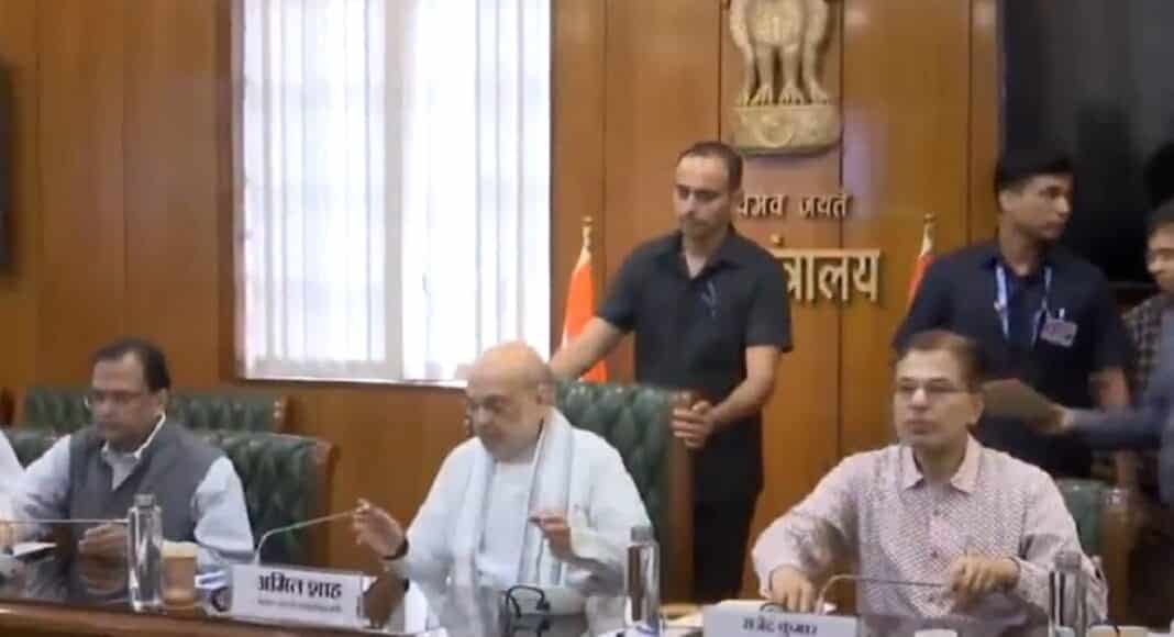 गृह मंत्री शाह ने की हाई-लेवल मीटिंग