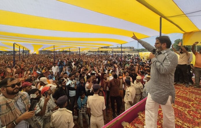 नवगछिया प्रखंड में जनसभा को संबोधित करते प्रशांत किशोर