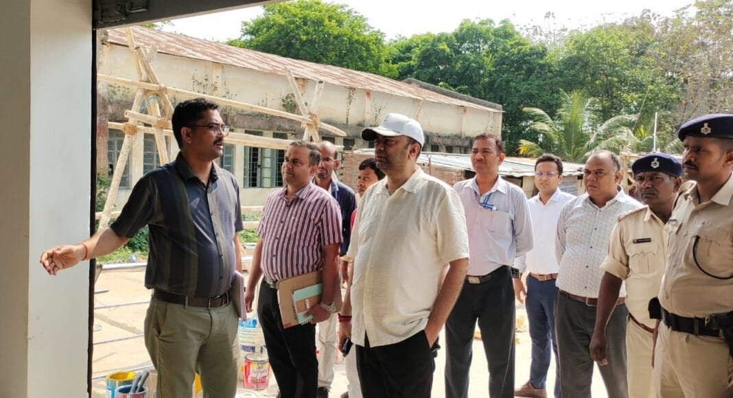 श्रम संसाधन के सचिव पहुंचे भागलपुर
