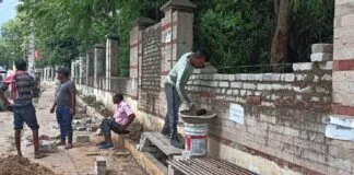 Video: भागलपुर में खबर का असर; दुरुस्त होने लगी सैंडिस कंपाउंड की सुरक्षा दीवार, चोर काटकर ले गया था ग्रिल भागलपुर में सैंडिस कंपाउंड की दुरुस्त होने लगी सुरक्षा दीवार