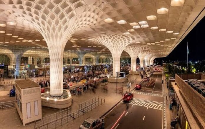 स्पाइसजेट की सलाह: हवाईअड्डे पर 3 घंटे पहले पहुंचें यात्री