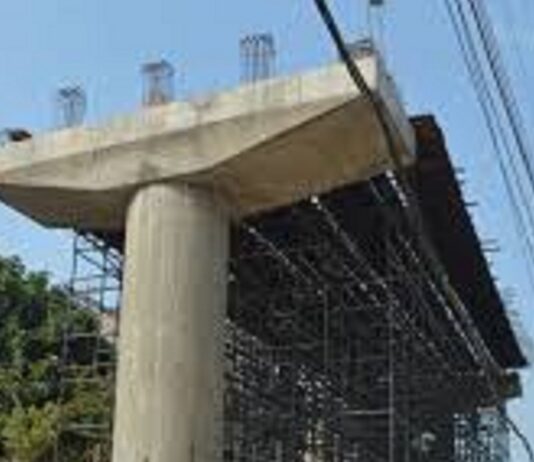 रेलवे की जांच में अटका निर्माण