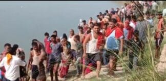 सुलतानगंज में गंगा स्नान करने के दौरान दो बच्चे डूबे.