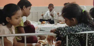 काजू समझ अंडी के जहरीले बीज खाने से एक दर्जन से अधिक बच्चे बीमार, अस्पताल में भर्ती काजू समझ अंडी के जहरीले बीज खाने