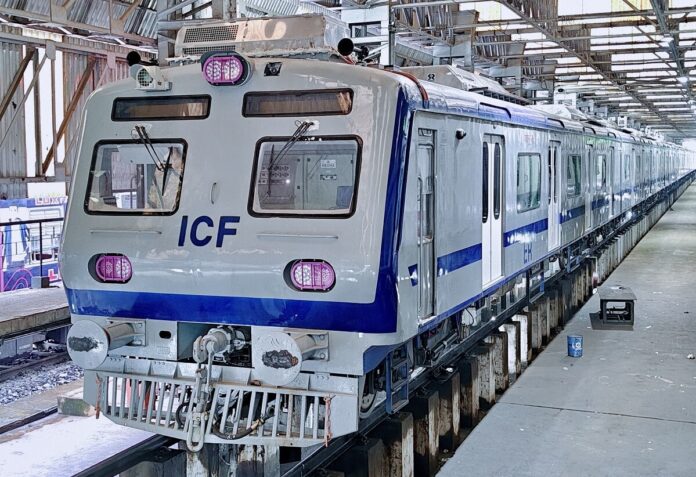 AC लोकल ट्रेन में सफर अब सिर्फ ₹29 में