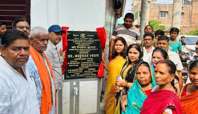 मेयर ने सड़क और नाला निर्माण का शिलान्यास किया