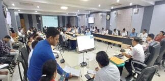 लंबित कार्यों को लेकर बैठक