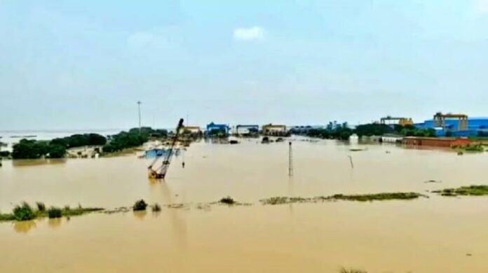 बाढ़ से दियारा के 78 स्कूल बंद