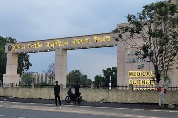 5 मंजिला हॉस्टल से गिरा MBBS छात्र, हालत गंभीर