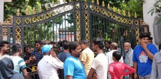 बच्चों को भूखा नहीं देख सकते—भागलपुर में सफाईकर्मियों का फूटा गुस्सा, नगर निगम घेरा भागलपुर में सफाईकर्मियों का फूटा गुस्सा