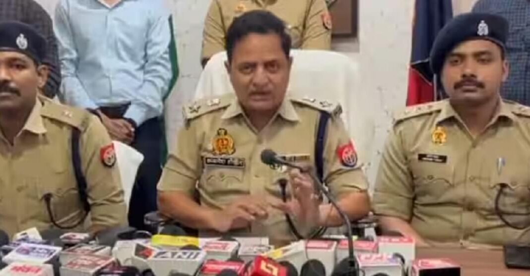 पुलिस अधिकारियों ने दी जानकारी
