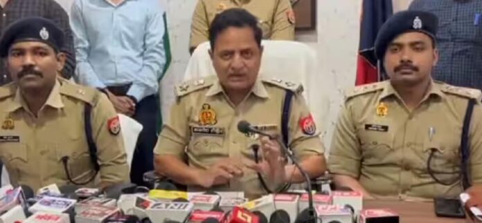 पुलिस अधिकारियों ने दी जानकारी
