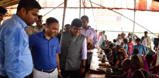 Bhagalpur: डीएम ने बाढ़ राहत शिविर का किया निरीक्षण, पीड़ितों से लिया फीडबैक डीएम ने बाढ़ राहत शिविर का किया निरीक्षण