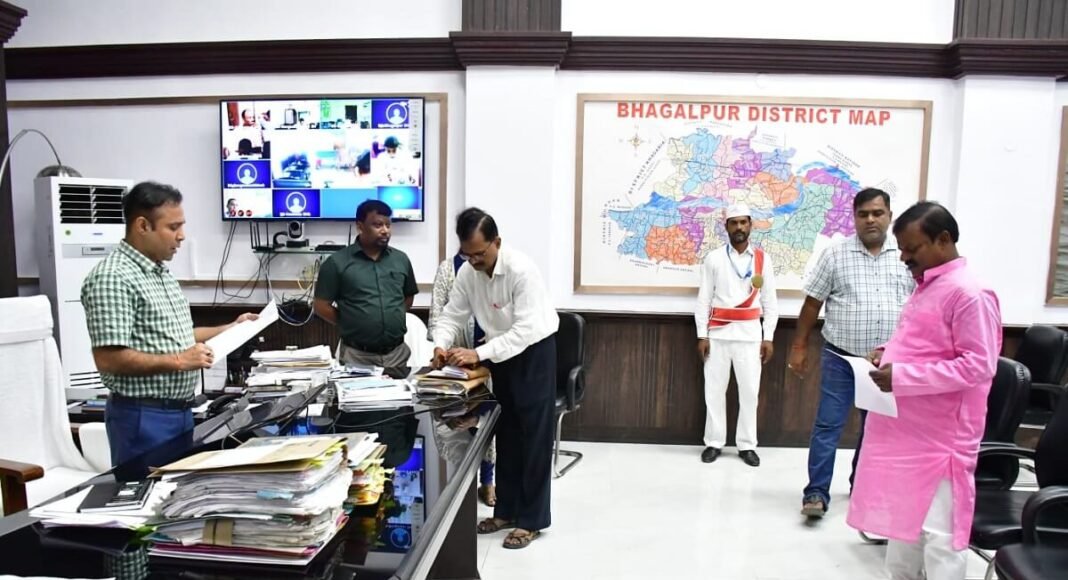 नवनिर्वाचित पार्षद गुनेश्वर मंडल ने ली शपथ