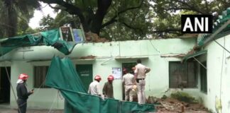 दिल्ली के हुमायूं मकबरे में हादसा; गुंबद का एक हिस्सा गिरने से कई घायल, राहत कार्य जारी Humayun Tomb