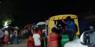 Bhagalpur News: भागलपुर में खाना मिलने में देरी पर बाढ़ प्रभावितों का सड़क जाम खाना मिलने में देरी पर बाढ़ पीड़ितों ने किया जाम