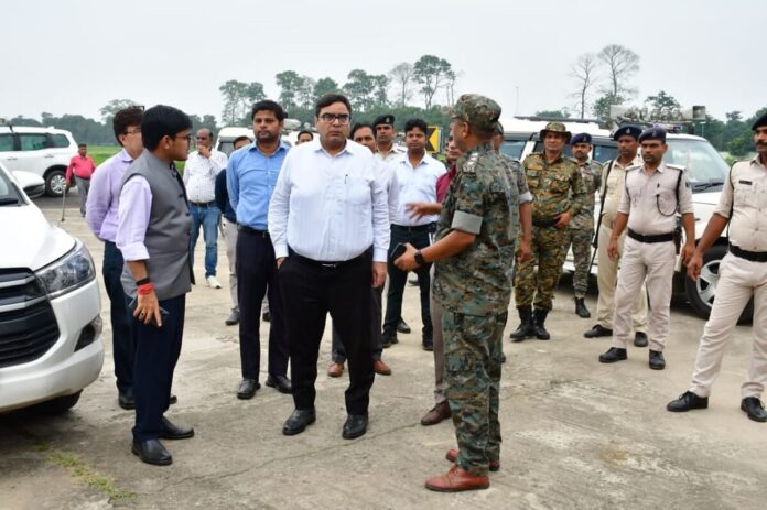 कमिश्नर ने राहत शिविर का किया निरीक्षण