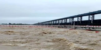 Bhagalpur News: खतरे के निशान से ऊपर पहुंची गंगा, हर घंटे बढ़ रहा जलस्तर खतरे के निशान से ऊपर पहुंची गंगा