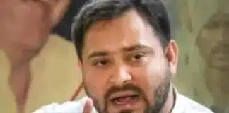 तेजस्वी बोले- आपका क्या है, आप बिहार को ठगकर गुजरात बस जायेंगे, हमें तो यहीं जीना-मरना है तेजस्वी बोले- आपका क्या है, आप बिहार को ठगकर गुजरात बस जायेंगे, हमें तो यहीं जीना-मरना है