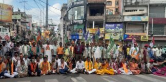 बिहार के कई जिलों में बवाल और नारेबाजी