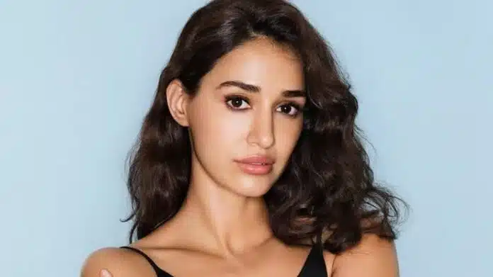 Disha Patani बॉलीवुड एक्ट्रेस दिशा पाटनी के घर पर फायरिंग