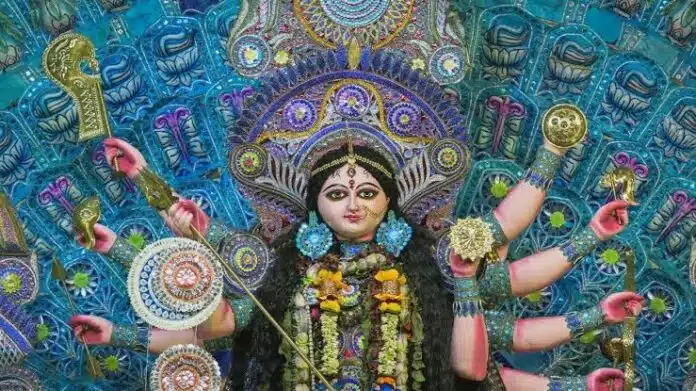Durga Puja 2025 नवरात्रि में इन 9 मंत्रों से करें देवी के नौ रूपों की आराधना