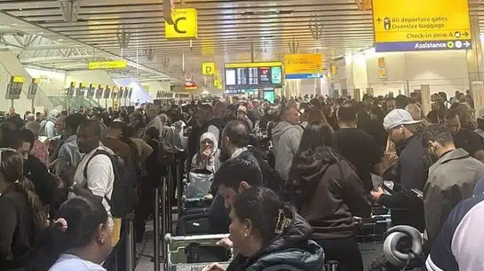 Heathrow Airport हीथ्रो हवाई अड्डे पर साइबर हमला.