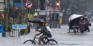 Kolkata Rain Havoc: कोलकाता में 1986 के बाद रिकॉर्ड बारिश, 10 मौतें, उड़ानें-स्कूल बंद तमिलनाडु में तूफानी बारिश