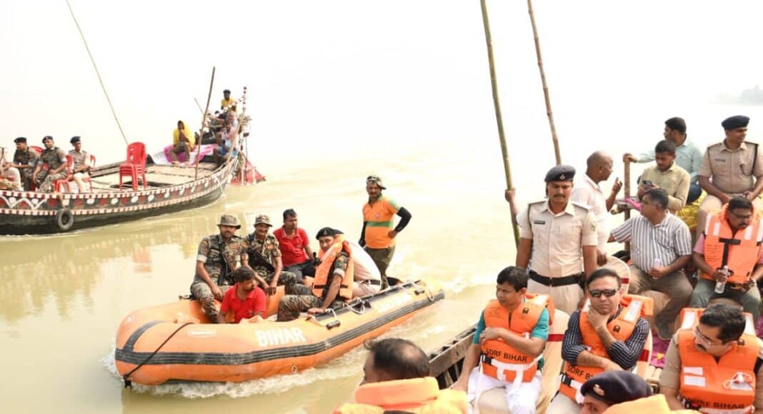 डीएम और एसएसपी ने छठ घाटों का निरीक्षण