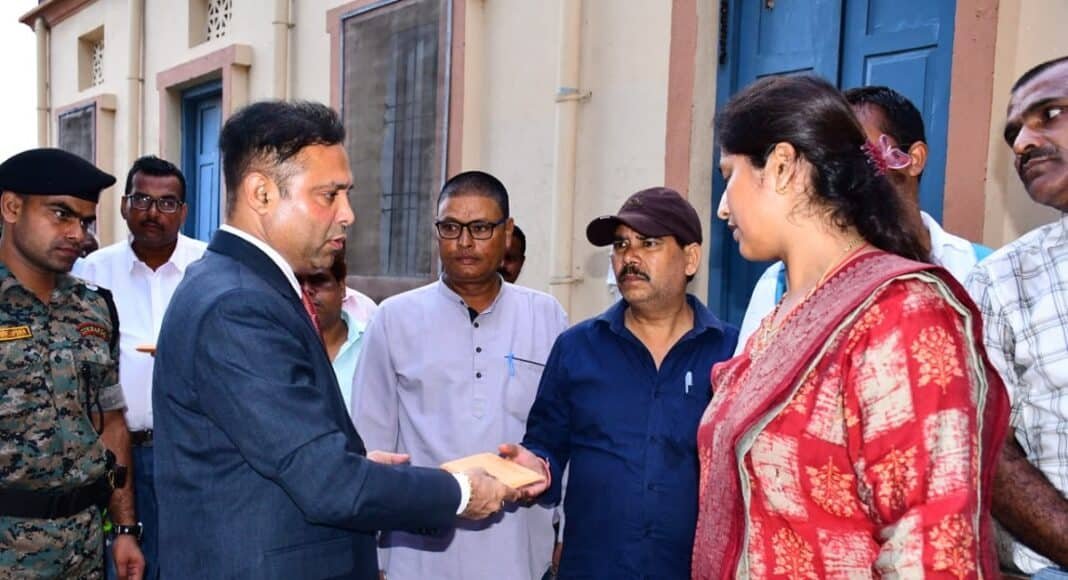 पोस्टर-बैनर हटाने की 72 घंटे की अवधि समाप्त