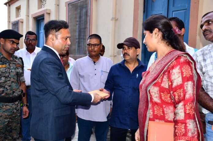 पोस्टर-बैनर हटाने की 72 घंटे की अवधि समाप्त