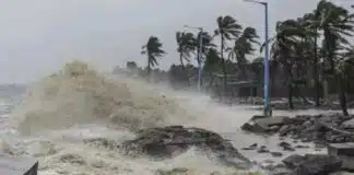 Video: फुल स्पीड में बढ़ रहा चक्रवात ‘मोंथा’, कई जिलों में IMD का अलर्ट फुल स्पीड में बढ़ रहा चक्रवात 'मोंथा'