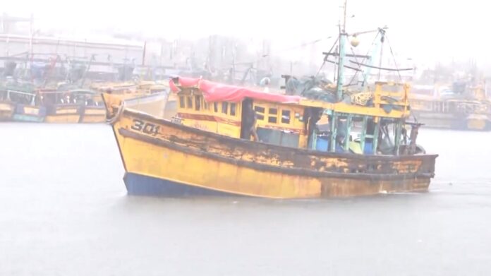 समुद्र में उफनेंगी ऊंची लहरें